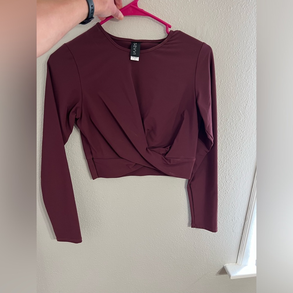 Long sleeve crop